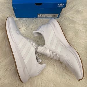brand new men’s adidas swift run shoes